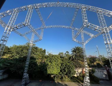 Structure en treillis en aluminium haute résistance de 18 × 5 × 12 m pour trapèze volant