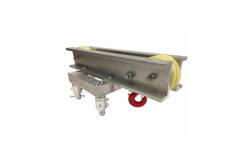 Truss tower top section with chain guide sheaves